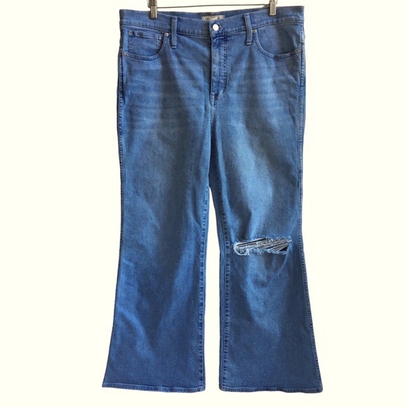Madewell 11” High Rise Flare Jeans Knee Rip Edition in Eversfield Wash Size 33P - Picture 16 of 17